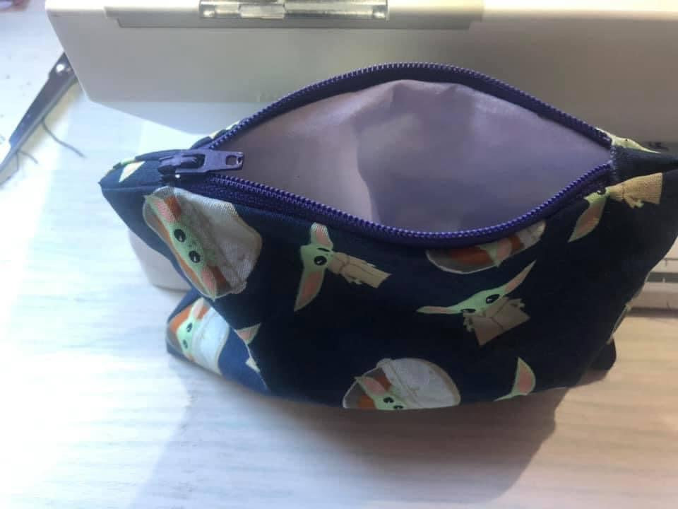 Makeup/ grooming bag
