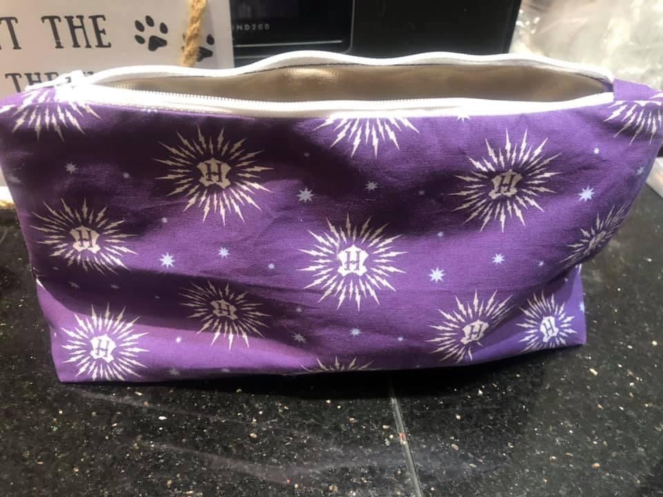 Makeup/ grooming bag