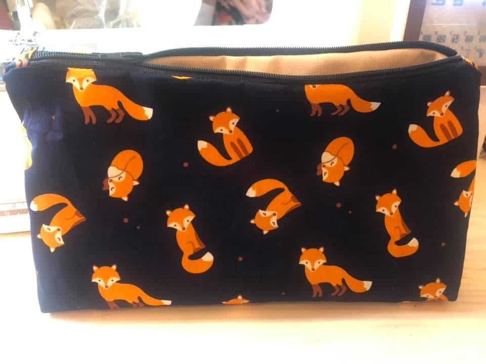 Makeup/ grooming bag