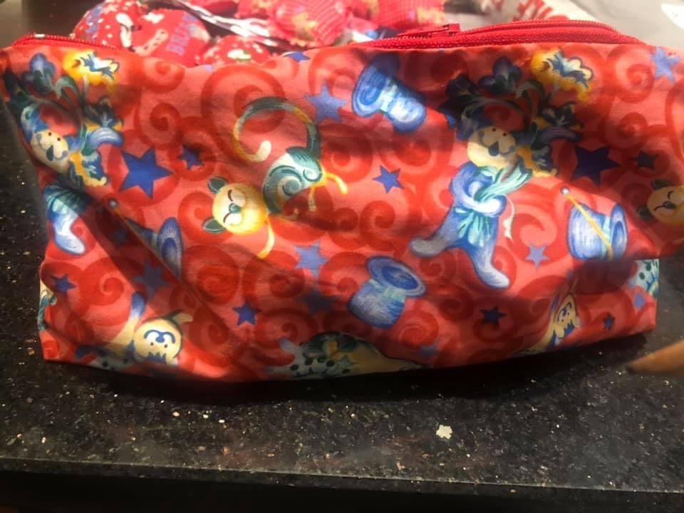 Makeup/ grooming bag